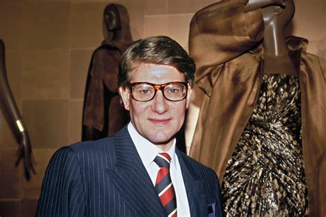 biographie courte de yves saint laurent|yves saint laurent the person.